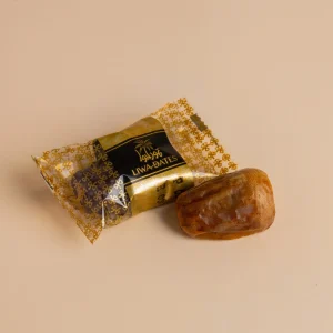 تمر سكري فاخر مغلف يقدم نكهة التمر في عبوة أنيقة. Enjoy premium Sukari Dry Dates with natural caramel flavor and chewy texture. Individually wrapped to keep them fresh. Perfect for gifting, hospitality.